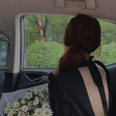 闭上眼睛活着很容易